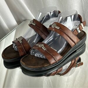 Minnetonka Back Strap Leather Wedge Sandal 9M